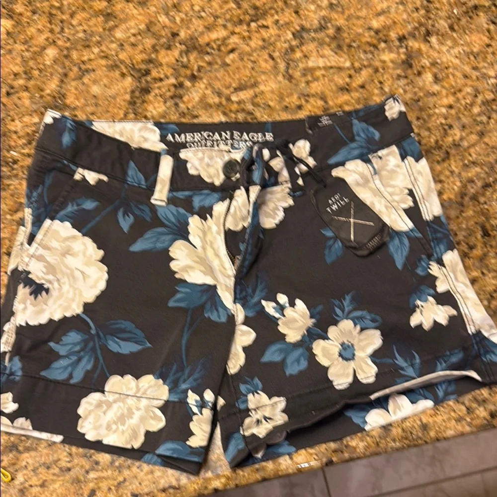American Eagle Outfitters Blue flower floral midi Shorts - Picture 1 of 4